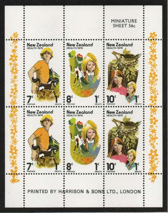 New Zealand 1976 Health Stamps Mini Sheet unmounted mint. MS 1128. Cat £2,50 (2012)