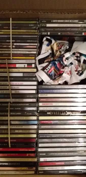Box of CD Country/ Rock / Alternative / Oldies