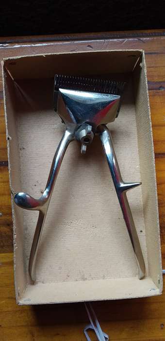 Vintage STRELA Hand Hair Clippers  Germany 1950* w/original box