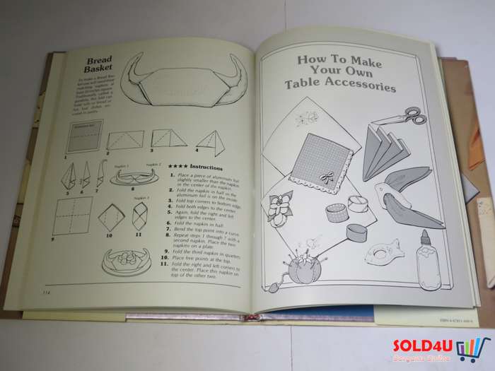 Fancy Folds - The Art of Napkin Folding by Linda Hetzer