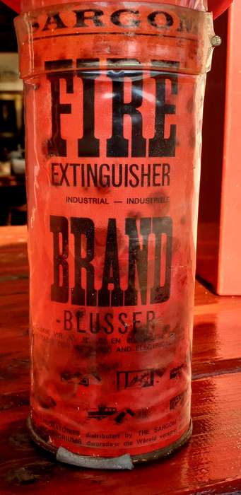 VINTAGE FIRE EXTINGUISER CAR SIZE FULL