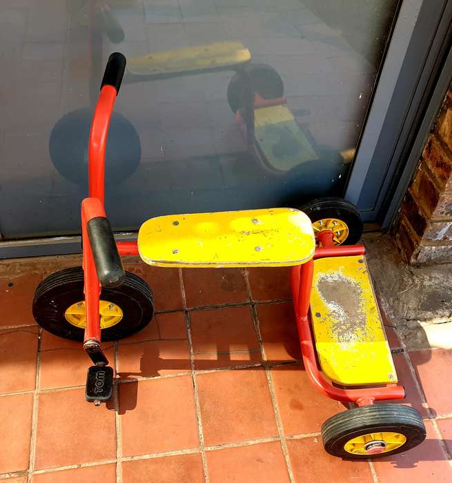 VINTAGE TOMTOM DOUBLE STACKTRICYCLE SOLID RUBBER WHEELS
