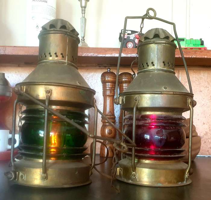 VINTAGE SET OF BRASS PORT AND STARBOARD SHIP'S LANTERNS ELECTRIFIED RED AND GREEN