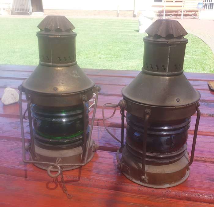 VINTAGE SET OF BRASS PORT AND STARBOARD SHIP'S LANTERNS ELECTRIFIED RED AND GREEN