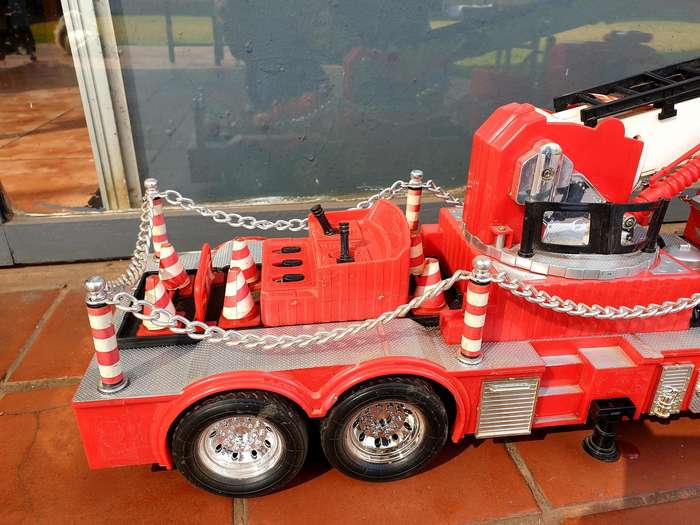 MASSIVE 800 MM FIRE TRUCK DISPLAY