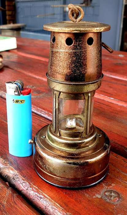 VINTAGE HONG KONG BATTERY LANTERN