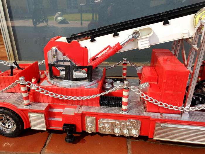 MASSIVE 800 MM FIRE TRUCK DISPLAY
