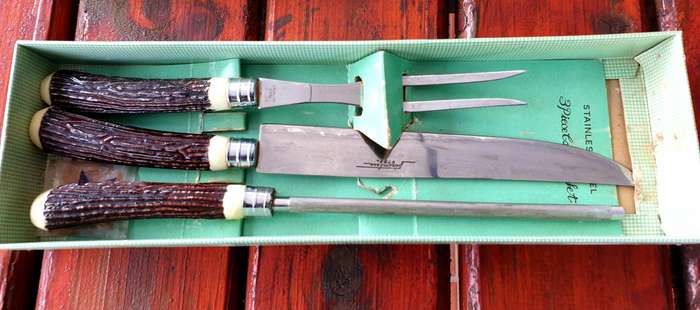 VINTAGE CARVING SET