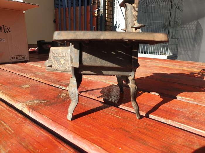 VINTAGE CRESCENT CAST IRON SALESMAN SAMPLE COAL STOVE
