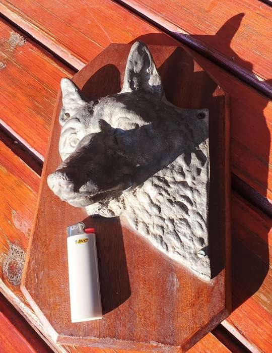 VINTAGE METAL CAST DOG/WOLF MOUNTED PLAGUE 300 X 180 MM