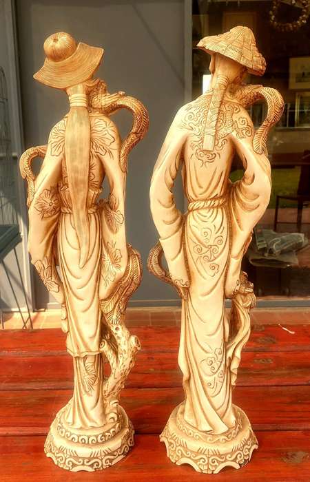 MAGNIFICENT PAIR OF ORIENTAL FIGURES IN RESIN 49 CM TALL