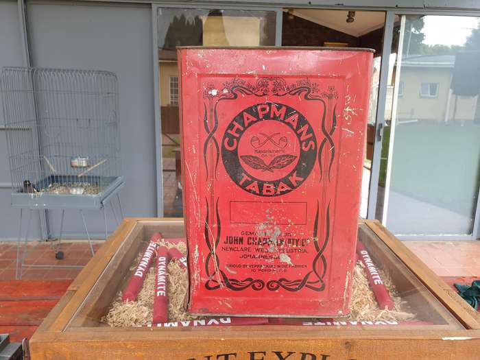 CHAPMAN 10 POUND TOBACCO TIN