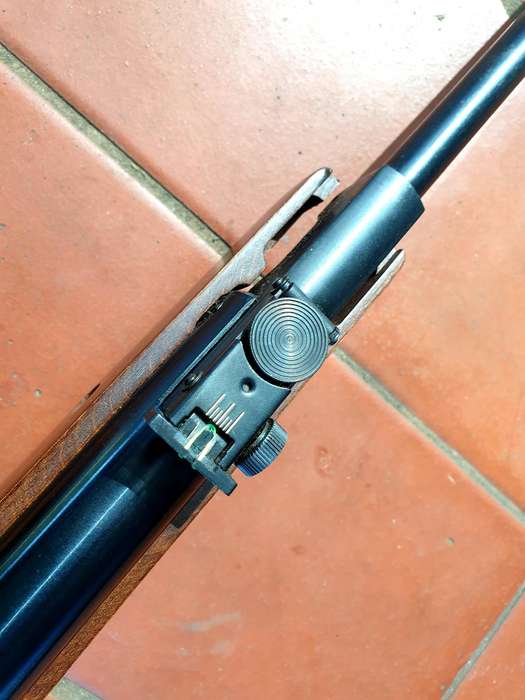 GAMO HUNTER 440 AS NEW 4.5 MM INCLUDING RIFLE BAG.