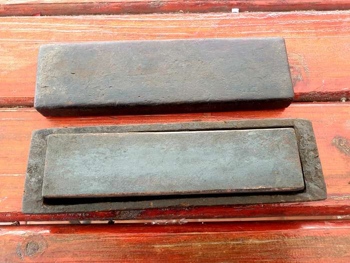 ANTIQUE WET HONING STONE 8 INCHES
