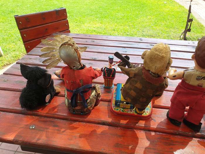 VINTAGE TOY COLLECTION, CLOCKWORK AND BATTERIES