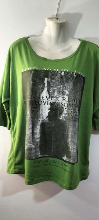 A Ladies 3/4 Sleeve Top. (Nr7) No Name (Label removed). XL.
