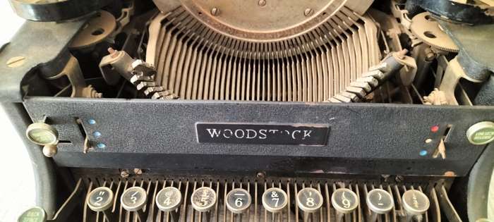 A Magnificent Antique Circa 1917 Woodstock N852247 Typewriter