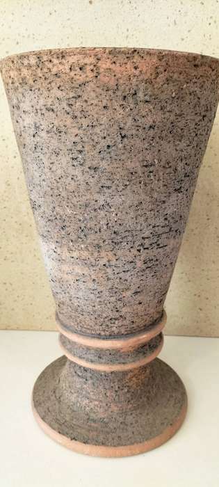 A Stunning Pottery Vase (nr2)