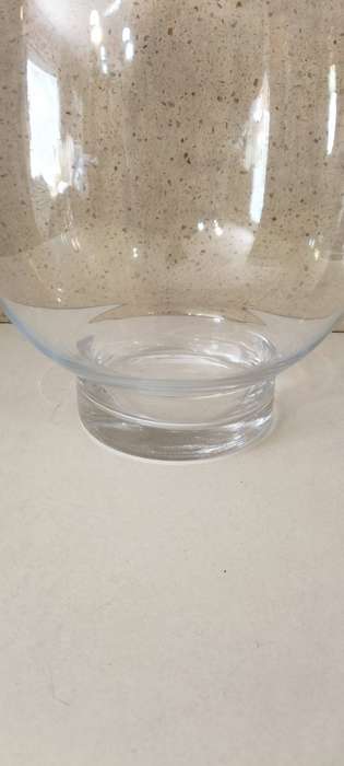 Stunning Large Quality Glass Vase