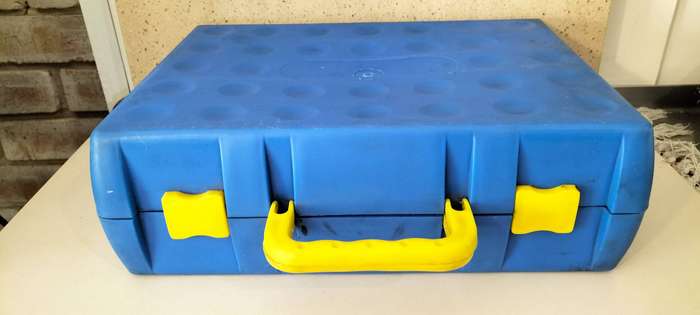 Sturdy Plastic Carry Case (nr2)