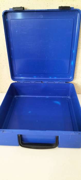 Sturdy Plastic Carry Case (nr1)