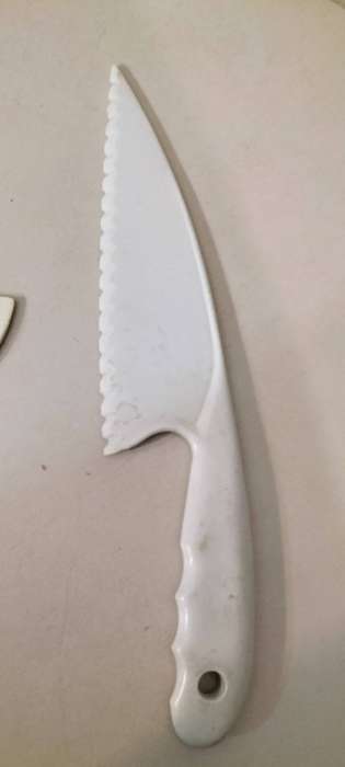 Quality Large Plastic Pastry/Cake Knife