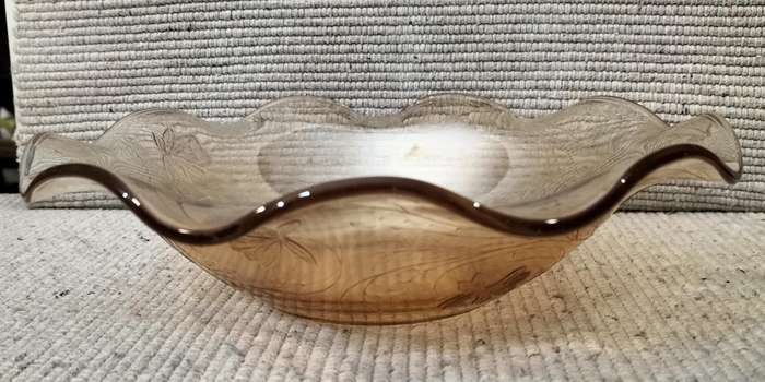 Magnificent Circa 1950 Jeannette Iridescent Floragold Louise Large Ruffled Rim Serving Bowl