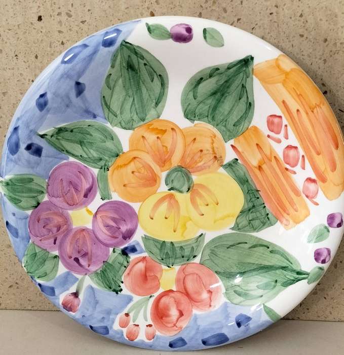 Beautiful Bella Collectible Wall Plate. 21cm. (Nr3)