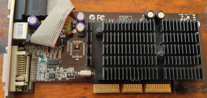 Nvidia GeForce FX5200 128MB 8X AGP DVI S-Video VGA