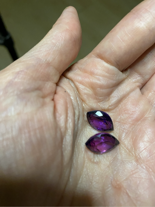 14.8 carat tanzanites