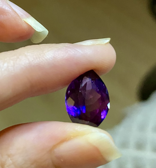 14.8 carat tanzanites