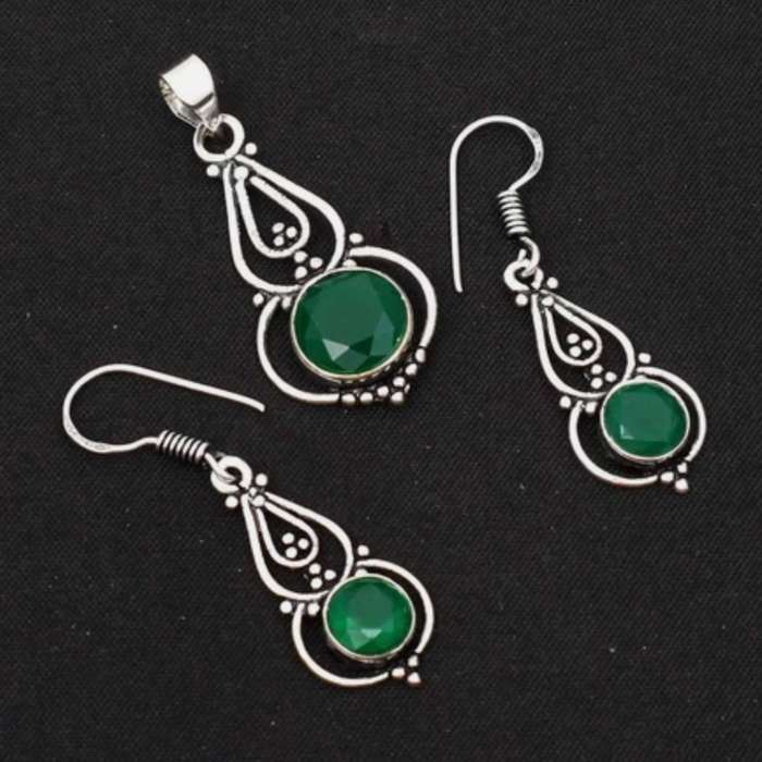 Emerald Quartz set in 925 Sterling Silver Plated Dainty Antique Style Pendant and Earrings Set
