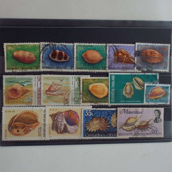 Thematics - Sea Shells - 32 stamps - Mixed World - no duplication