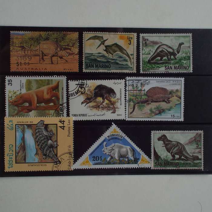 Thematics - Dinosaurs - 9 stamps - Mixed World - no duplication