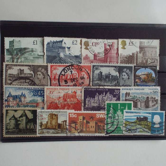 Thematics - Castles - 17 stamps - Mixed World - no duplication