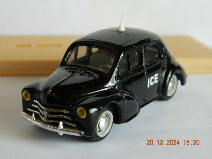 ELIGOR  -  1108 -  RENAULT 4 CV 1954 - POLICE PARISIENNE