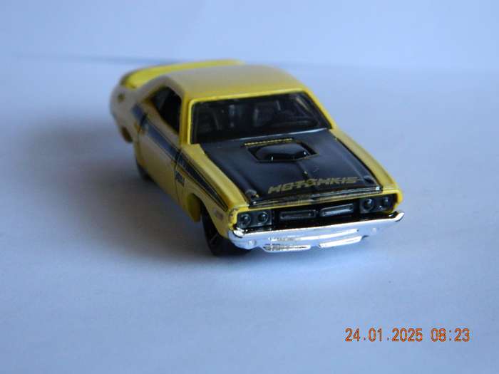 HOTWHEELS  -   1971 DODGE CHALLENGER