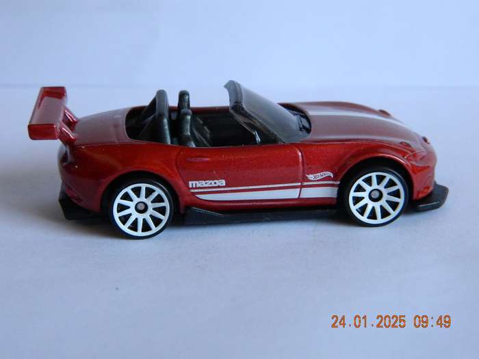 HOTWHEELS   -    -    MAZDA  MX5