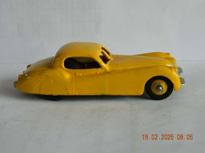 DINKY TOYS  -  157  -  JAGUAR  XK 120
