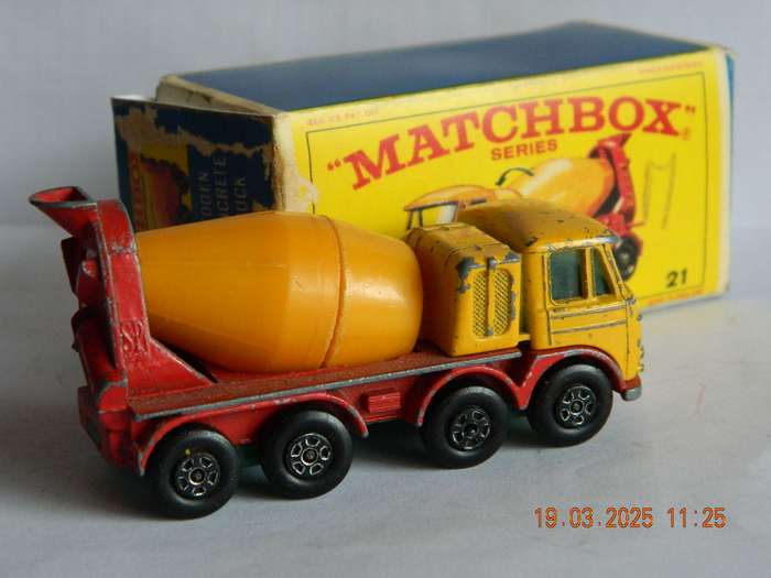 MATCHBOX SERIES SUPERFAST  -  21  -   FODEN CONCRETE TRUCK