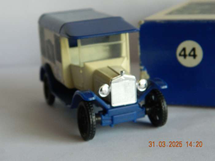 MATCHBOX  -  MB44  -  1921  MODEL 'T' FORD VAN  -  VERY SPECIAL EDITION
