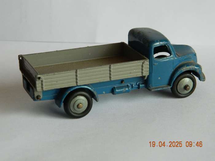 DINKY TOYS  -  414  -  DODGE  REAR TIPPING WAGON