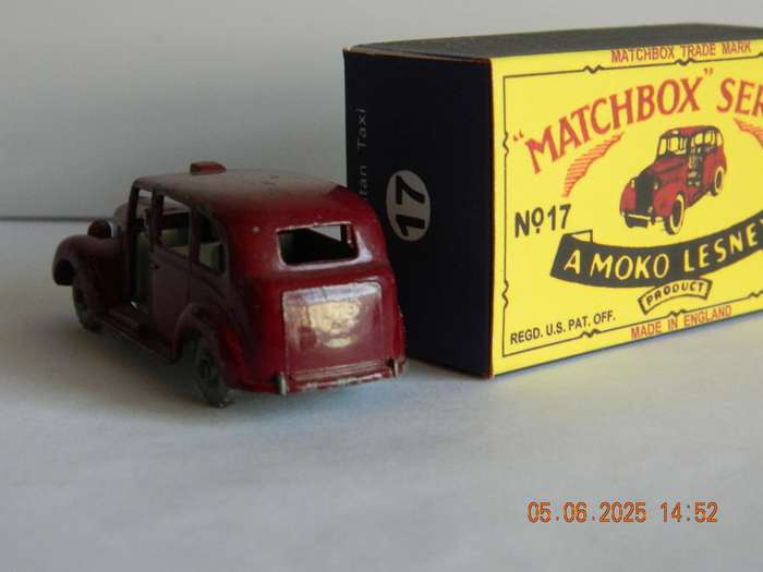 MATCHBOX SERIES  - 17  - AUSTIN FX3 TAXI
