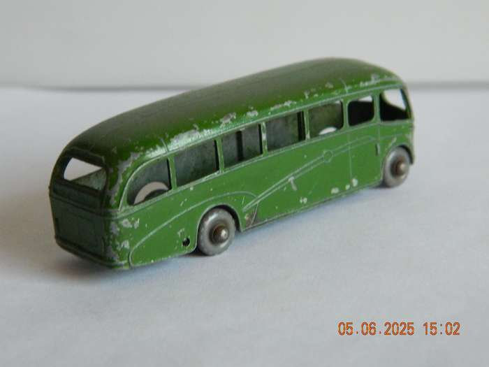 MATCHBOX SERIES  - 21  -   BEDFORD DUPLE LUXURY COACH
