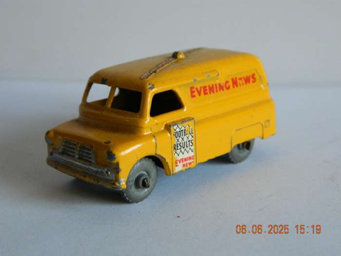 MATCHBOX SERIES  -  42  -   EVENING NEWS VAN