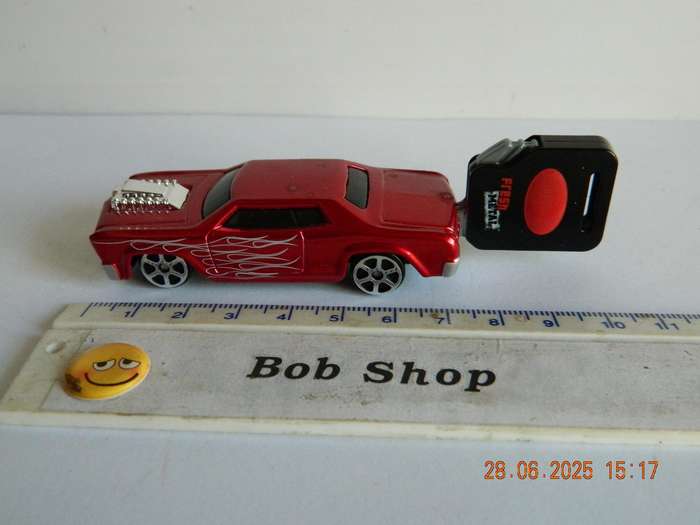 MAISTO -    -  ROSEWOOD  -  BURNING KEY CARS