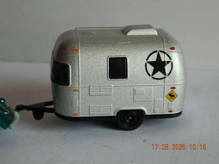 MATCHBOX   -  MB 363 -   VOLKSWAGEN AND MAJORETTE CARAVAN