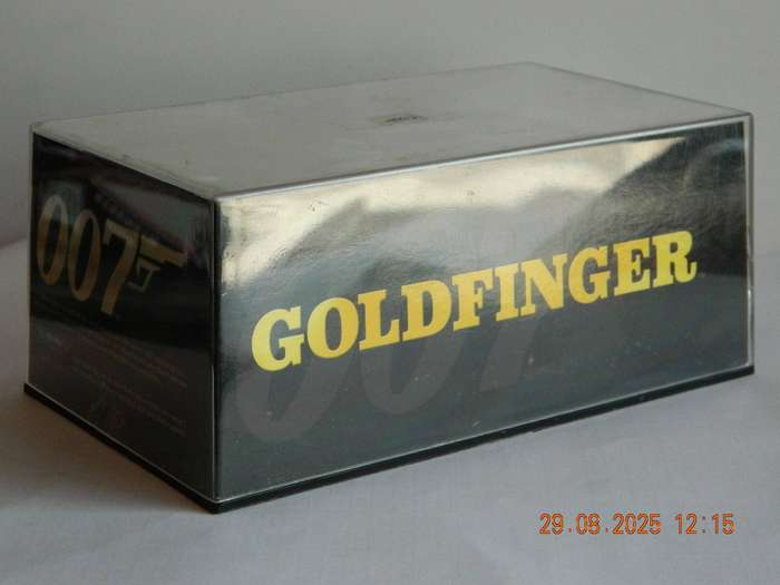 UNIVERSAL HOBBIES -  JAMES BOND 007 -  ASTON MARTIN  DB5  -  GOLDFINGER
