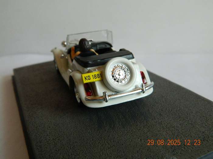 UNIVERSAL HOBBIES -  JAMES BOND 007 -  MP LAFER   -   MOONRAKER