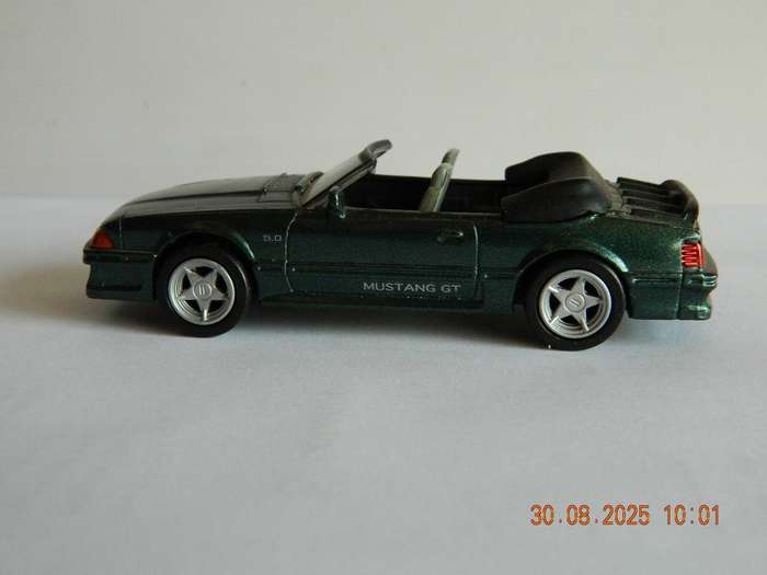 NEWRAY TOYS   -  -  MUSTANG GT CONVERTABLE